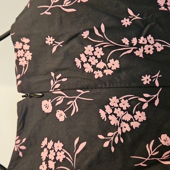 Boden Floral Long Sleeve Dress with Belt - Picture 6 of 8